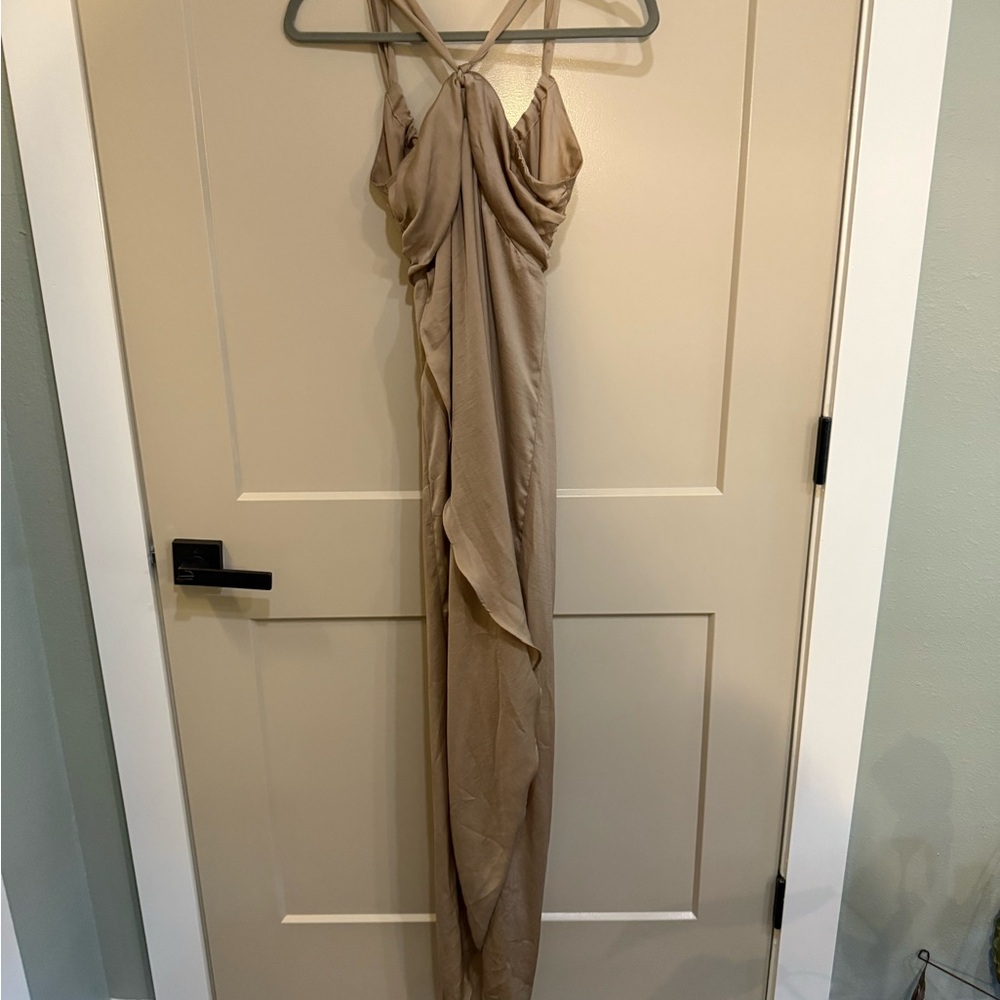 Beautifully flowy maxi dress